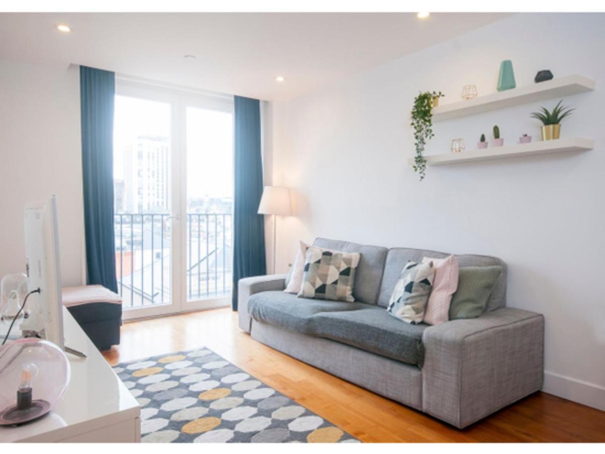 The Most Central Apartment In 카디프 외부 사진