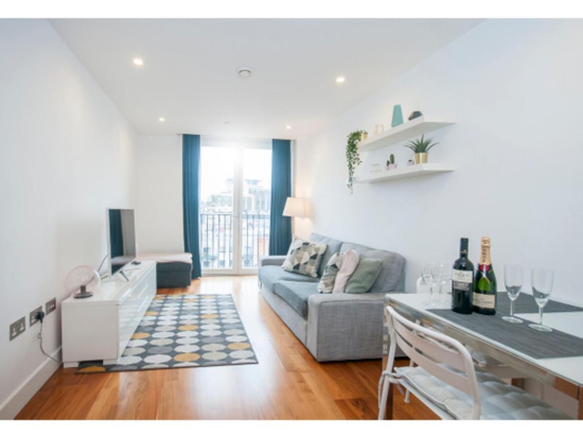 The Most Central Apartment In 카디프 외부 사진